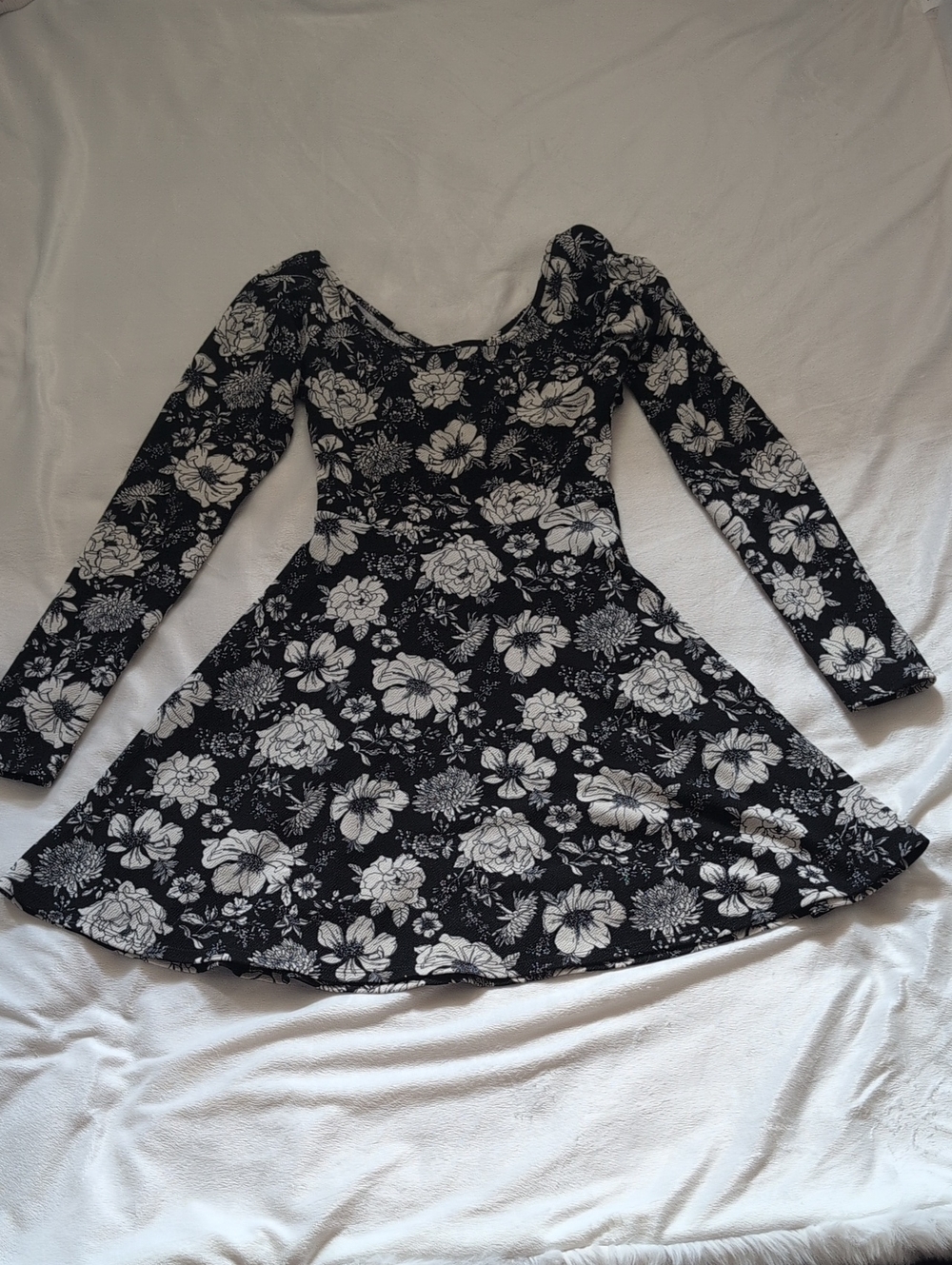 Basil Lola Monochrome Black/ White Floral Long Sleeve Fit-and-Flare Dress Size:S